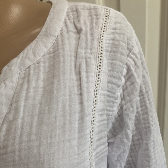 Collections ETC. Womens XL White Texture Knit Button Front. So Cute. - Picture 5 of 12